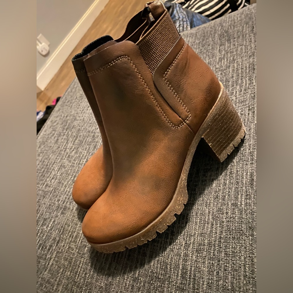 Kork-Ease Womens  size 9 Brown Boots